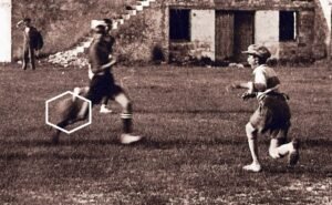 ΠΩΣ ΗΡΘΕ Η ΠΡΩΤΗ ΜΠΑΛΛΑ ΠΟΔΟΣΦΑΙΡΟΥ ΣΤΗ ΛΕΥΚΑΔΑ…