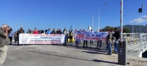 Εκτακτο. Συμβολικός αποκλεισμός στην Γέφυρα Λευκάδος